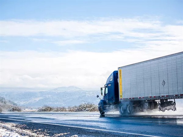 Understand the difference between door-to-door clearance of Middle Eastern chemical products and domestic logistics